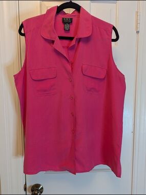 City Silk Sleeveless Button-Down Shirt in Hot Pink